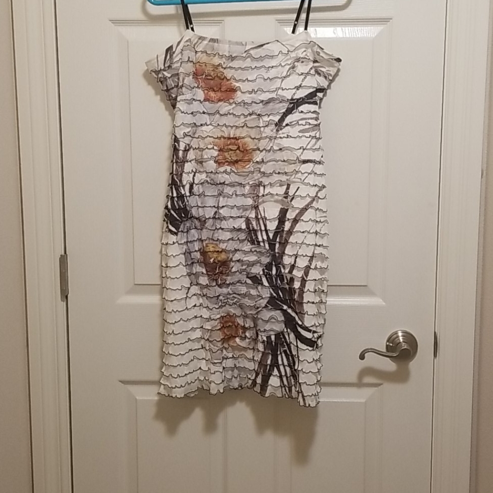 Short flower pattern dress